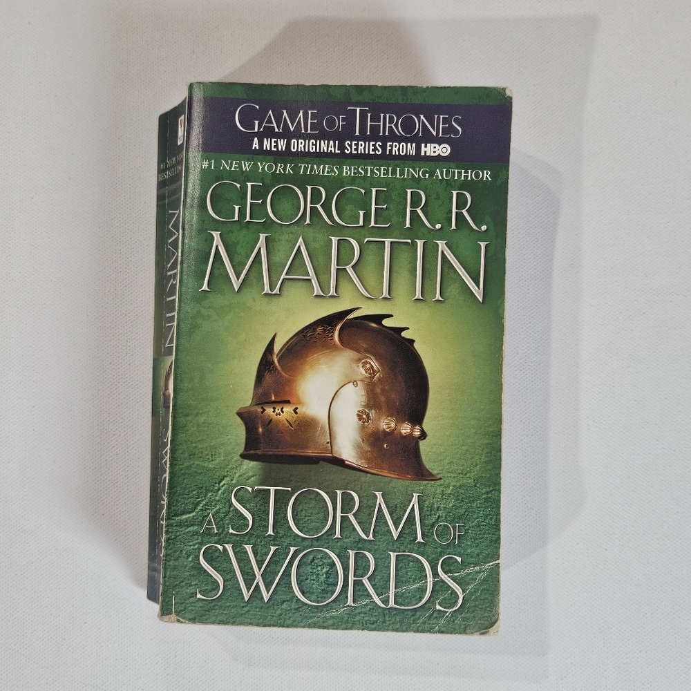 A‎ Storm Of Swords By George RR Martin Book 3 Game Of Thrones Paperback 2011